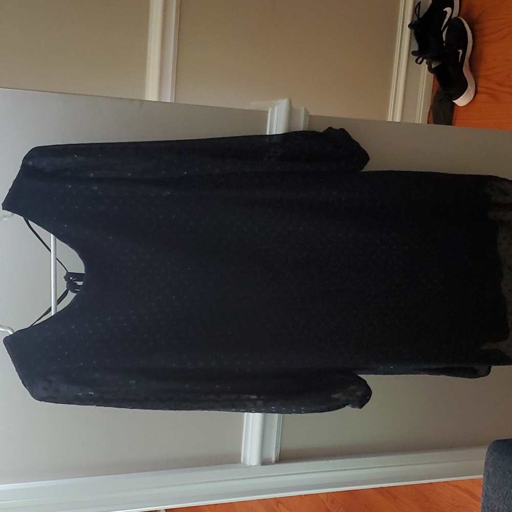 Black shift dress with sleeve